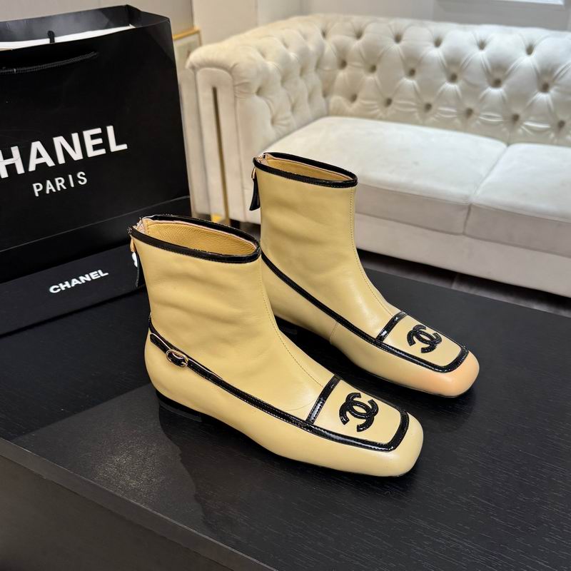 CHANEL Cream Contrast-Trim Ankle Boots