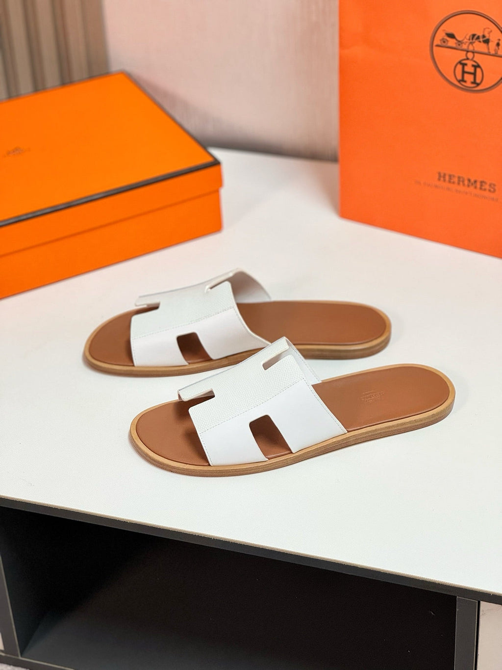 HERMES IZMIR SANDAL LIGHT BROWN MIX WHITE LAMBSKIN